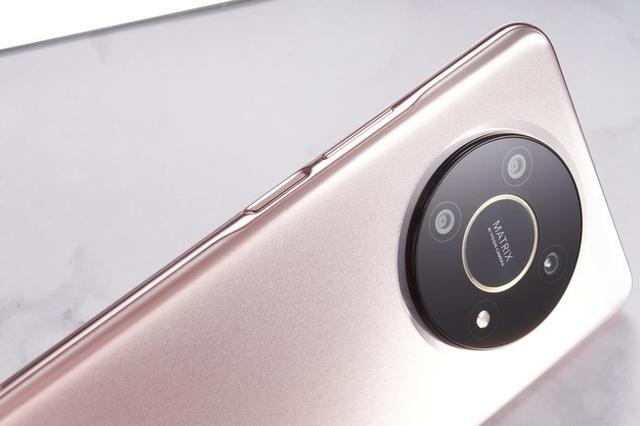 荣耀|快充改变生活 三款快充手机让你摆脱低电量危机