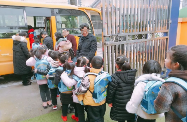 糖果的妈妈|娃在幼儿园是否“被喜欢”,监控未必看得全,家长需观察3个方面