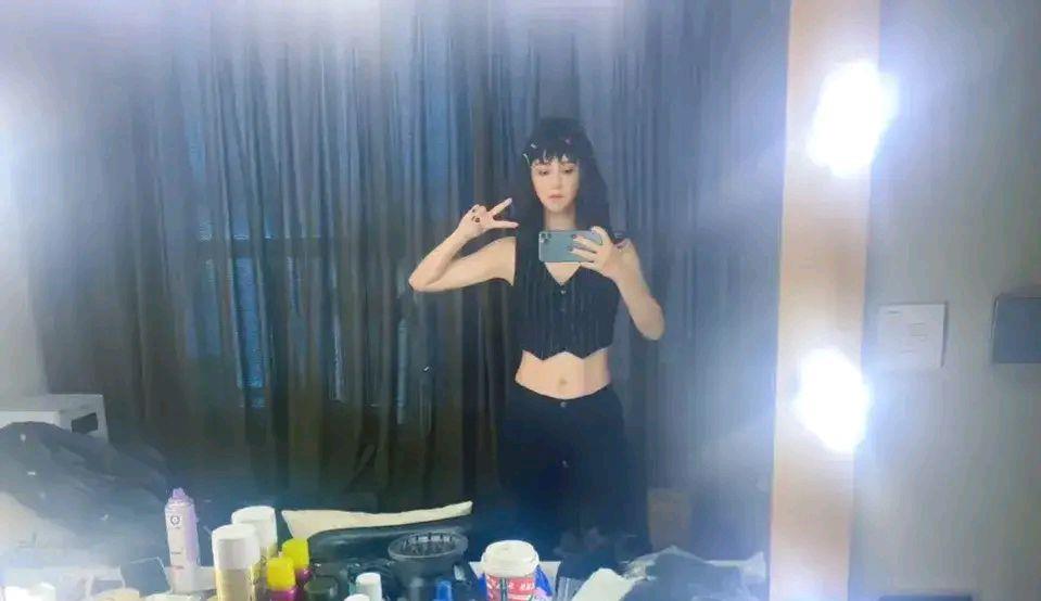 周深|周深深知为人处世之道？张歆艺瘦下来了？赵文卓多才多艺？