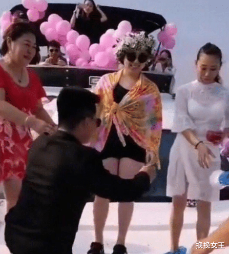 周雨彤|丫蛋与二婚老公同框直播卖货, 自曝怀三胎流产仍想生