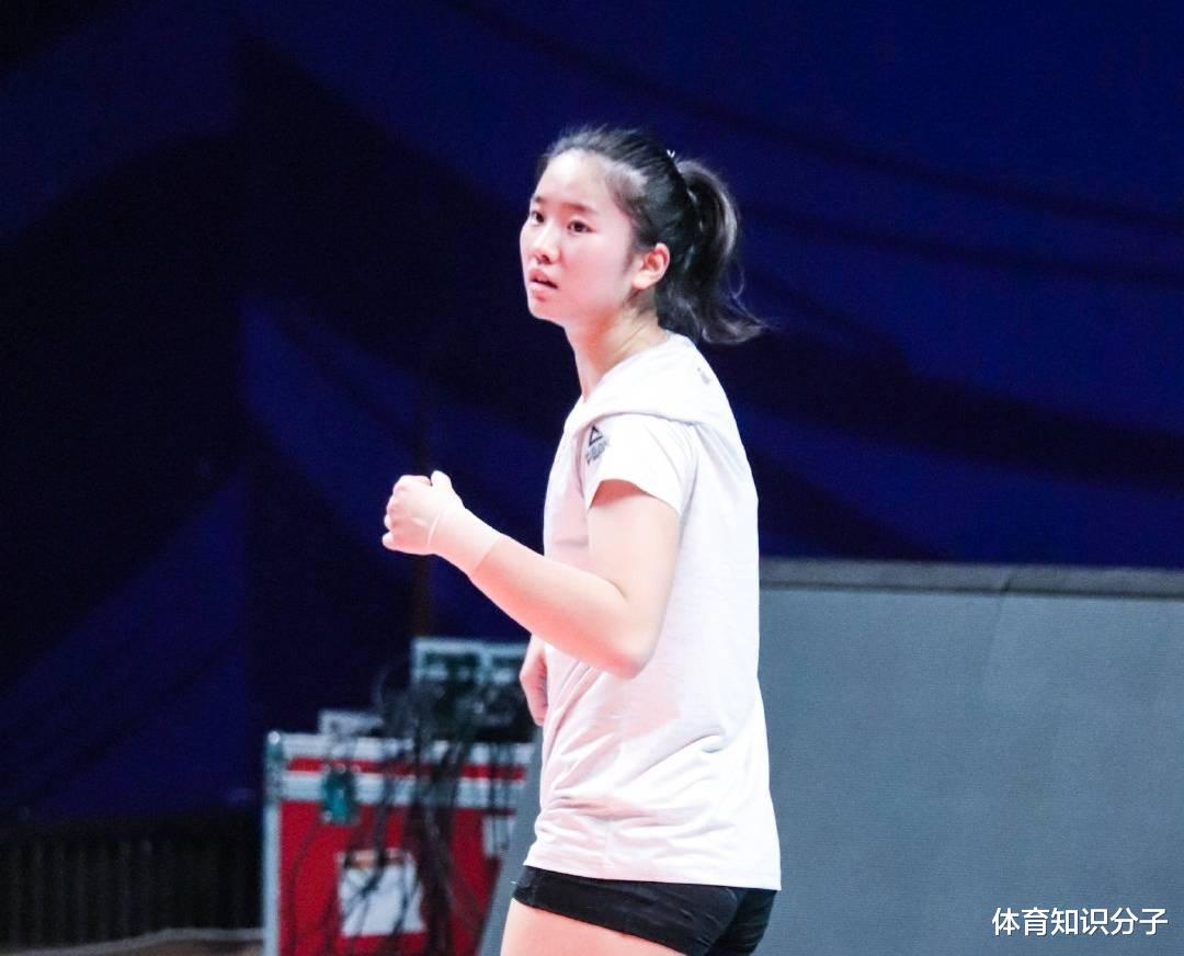 郎平|提前被淘汰！女排自由人超新星奥运梦想终结，郎平已做出重要选择