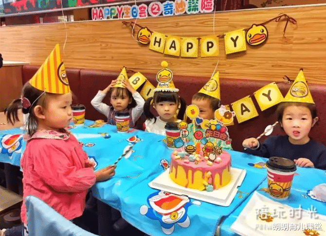 朗朗育儿课堂|4岁儿子在幼儿园过生日，宝妈送了蛋糕却无人吃，背后原因很现实