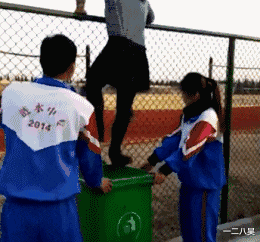 |“实习女同事每天都来我办公室请教问题！我真有些体力不支”，哈哈哈