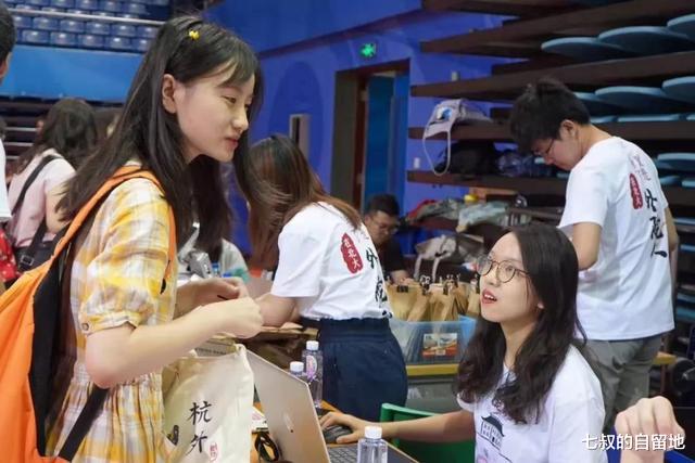 校园招聘|校园招聘和社会招聘哪个更好？二者有什么区别？