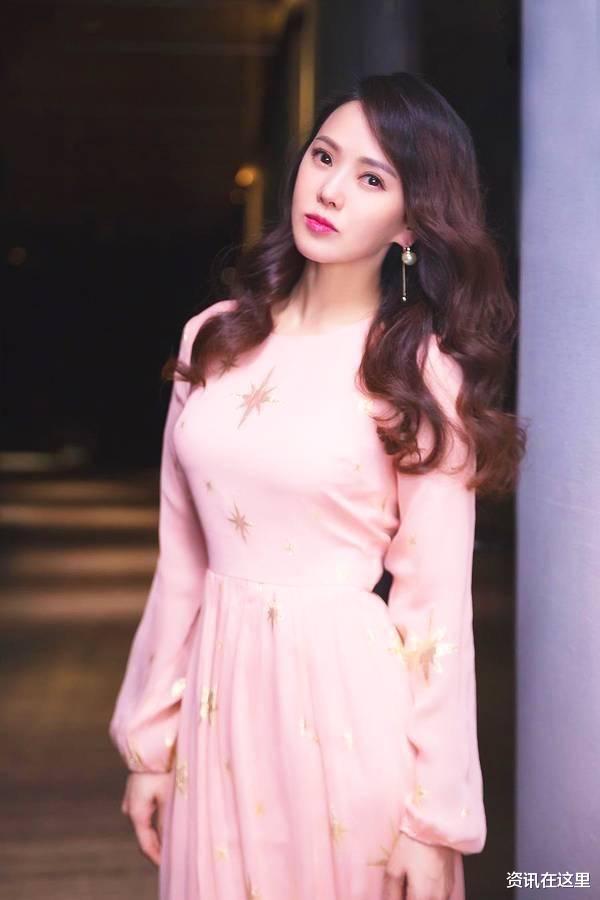 伊能静|女星在剧组时半夜穿睡衣敲男主角房门：我胸口好疼