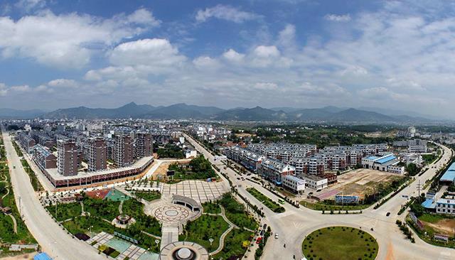 曹依萍 一个县城应该有多少人?总人口不及2000的小县城,“藏在”哪个省