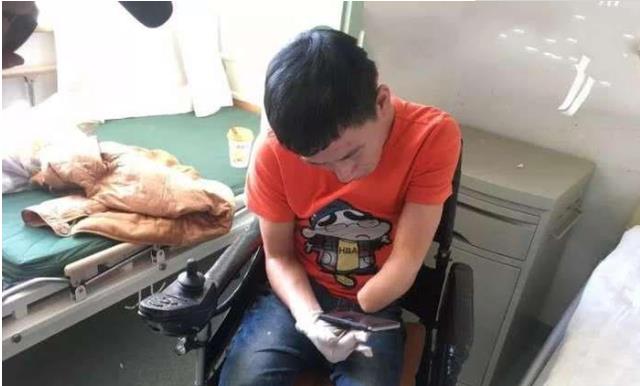 甜言密影視 九十年代核輻射案紀實：男子撿到手鏈，幾天后雙腿和左臂被截肢