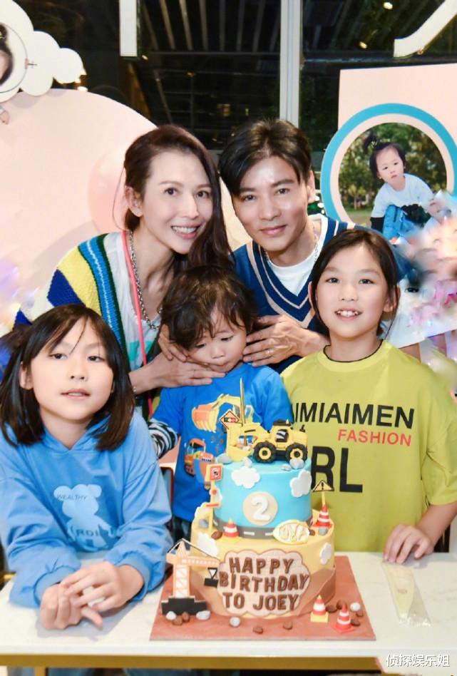 王力宏|张晋蔡少芬拍全家福写真，女儿漂亮儿子乖巧，结婚14年幸福满满