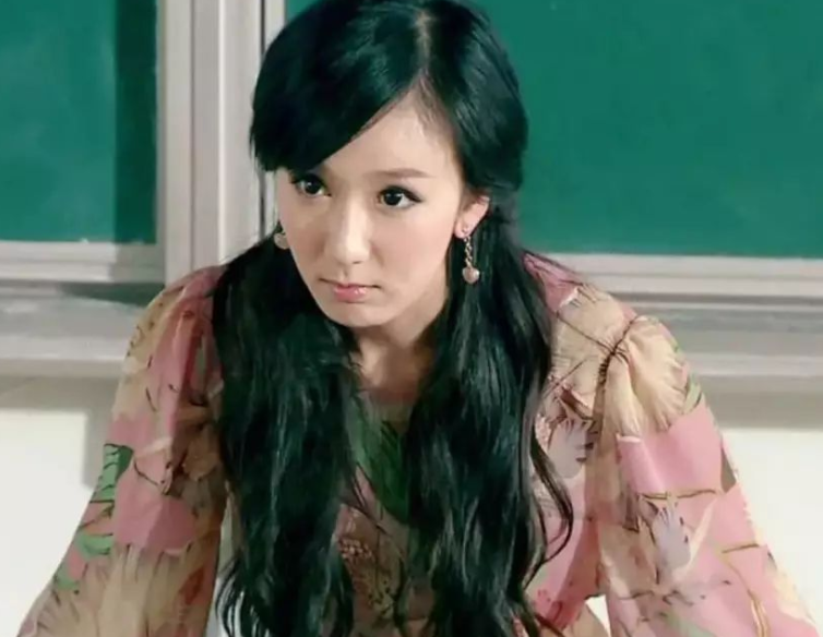 娄艺潇|娄艺潇被曝卖“假货”？疑故意写错字企图蒙混过关，却被网友揭穿