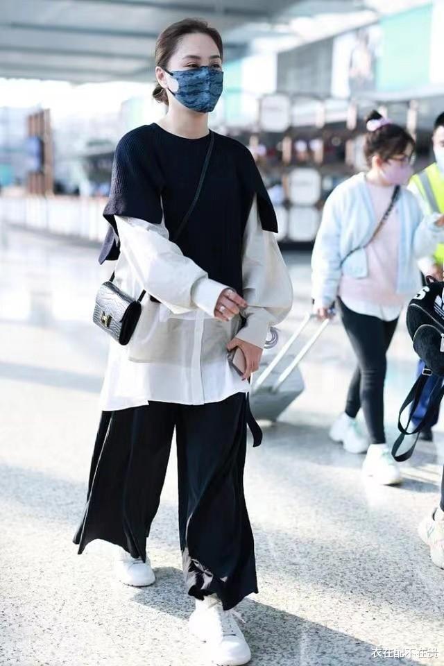 衣在配不在贵 阿娇无视身材短板，“上长下长”式穿法虽压个子，却意外显得时髦