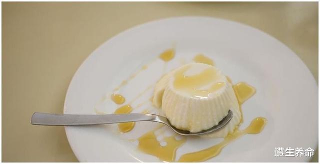 雌激素|“肠胃差”该喝牛奶还是酸奶呢？肠胃不好的人，2件事建议知道