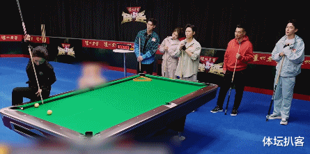 潘晓婷|40岁潘晓婷新年首度亮相！教赵文卓打球，3次表演绝技，全场看呆