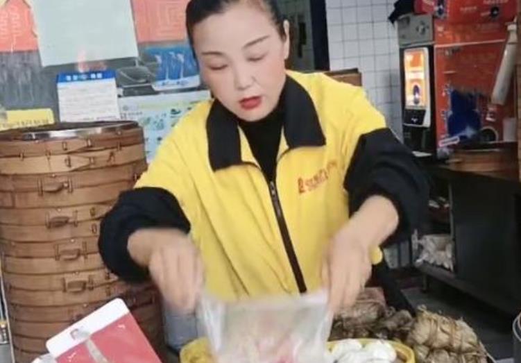 湖南卫视|孙卓回归原生家庭后,与亲妈聊天时无话可说,孙妈称觉得很心痛