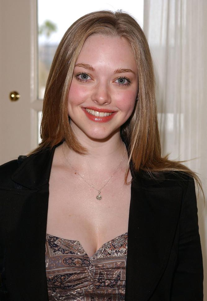 好莱坞|好莱坞女星-阿曼达·塞弗里德的美丽了解一下！