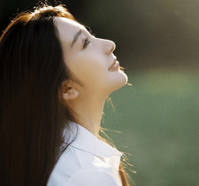 翠西爱写作|吴亦凡出事后,她是第一位站出来发声的圈内人,网友:果然很刚!