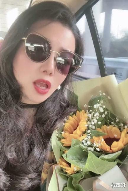 千惠|反转了？女主播千惠真实面目被扒，曝因带货业绩被公司表扬