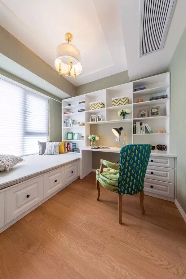 书桌如何摆放,书房才更实用大方?