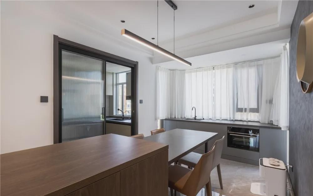 看完这几个技巧,解救喜欢开放式厨房又担心油烟的你