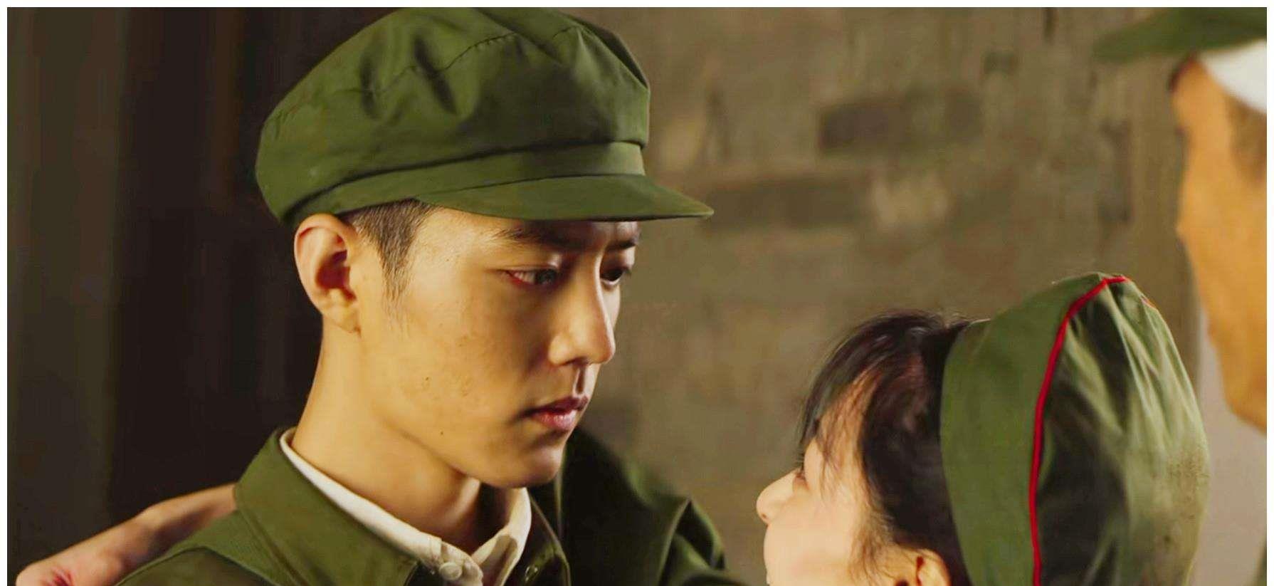 英雄岁月之王牌部队|《王牌部队》高开低走，观众喊话编剧：军旅剧的皮子，偶像剧的陷