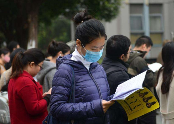 大学生|多地乡镇公务员扩招，专科生也有机会上岸，报考条件相对宽松