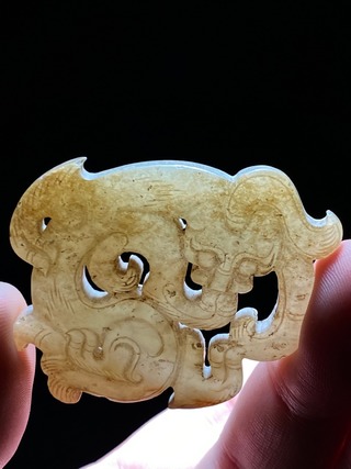 和田玉籽料|汉 和田玉籽料 灰皮 螭龙纹 玉珮