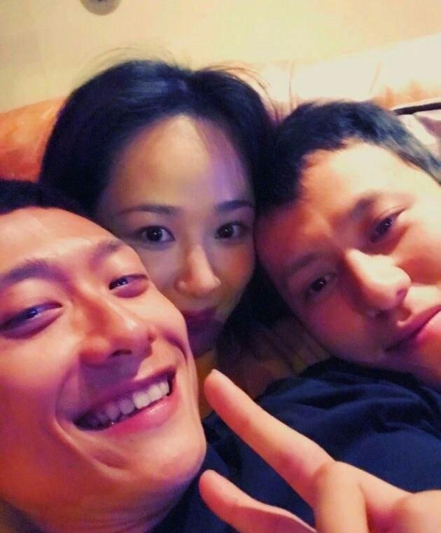 蔡小贩|张一山踩点为杨紫庆生,晒另类合照超感人,暧昧表白“爱你如初雪”