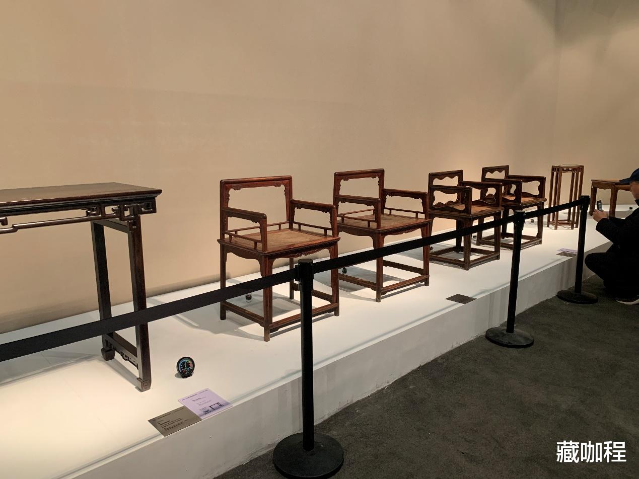 |券口玫瑰椅红料，明清黄花梨不总是浅黄