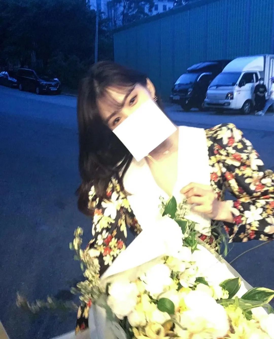 桔梗|她被帅哥狂夸50天后，“整容式”变美，全世界网友：原来彩虹屁就可以换头？