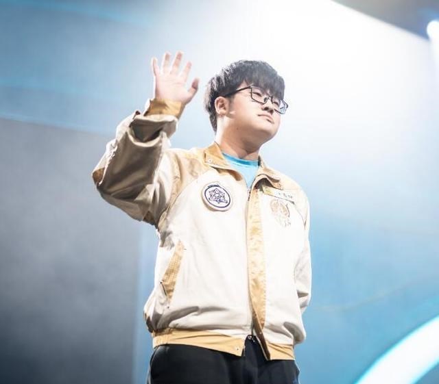 小翔很忙|estar二次挂牌变化不小,留下中射替补,追加首发辅助,其他不变