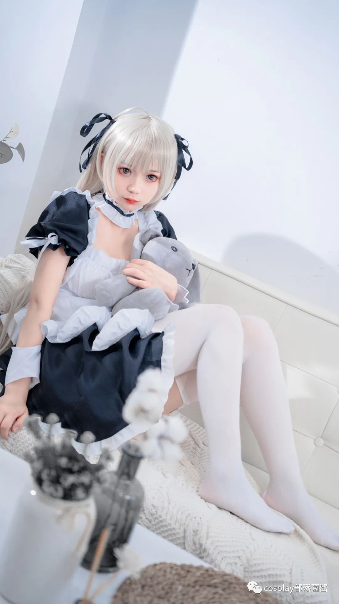 |cos：女仆穹妹cos正片@半度度度喵，哥哥，要来点吃的么