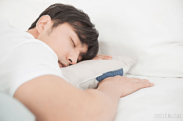 失眠|失眠很怕“1物”，不是牛奶，老中醫提醒：你若愛吃，失眠不攻自破