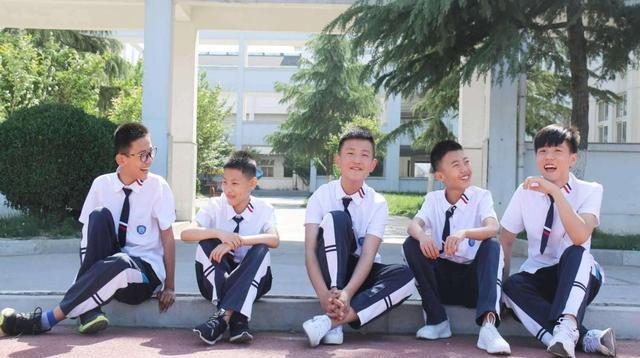 大学|大学刚刚毕业的人们，薪资排行榜出炉，你的大学上榜了吗？