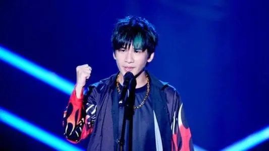 薛之谦|5位没“偶像包袱”的明星，邓超竟去路边贴膜，雷佳音是各种自黑