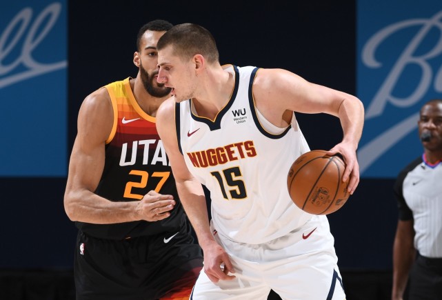 约基奇|47+11+5！约基奇刷爆七大纪录，吊打2亿中锋终结爵士11连胜