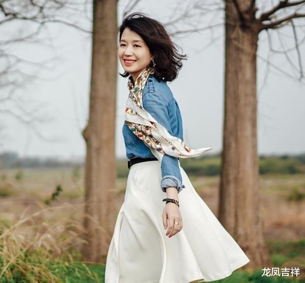 教练|55岁女人：和同事学游泳，原本是为了减肥，没想到毁了我后半生