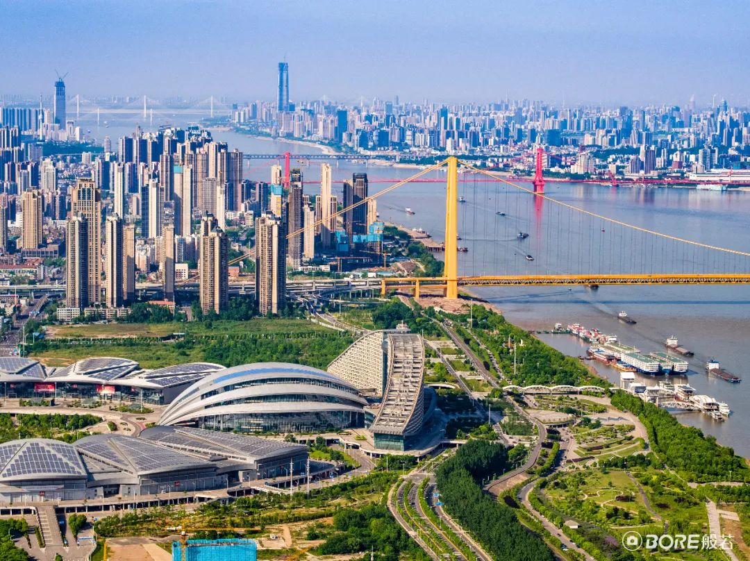 光华楼评 今朝武汉，还看大江奔流