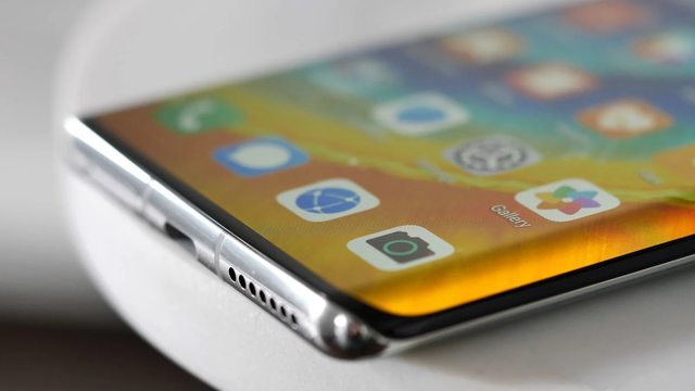 曲面屏|曲屏为何能成为高端旗舰标配？未来直屏旗舰可能会增多