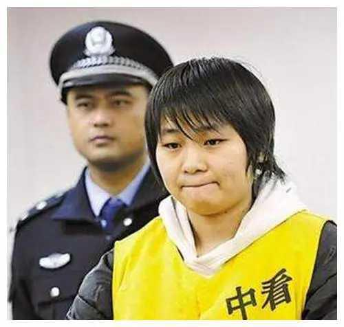 理财 18岁少女相继将父母杀死：我只是帮他们解脱而已