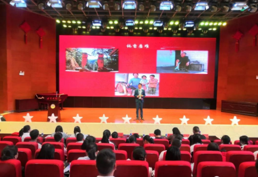 安宁快报 太平新城团工委举办“青春心向党、建功新时代”主题演讲赛