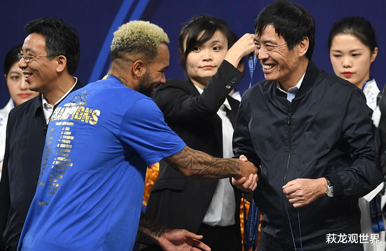 中超|中超不欠薪的俱乐部就三家？韦世豪邓涵文约么？球迷：拉尔森回来讨薪？