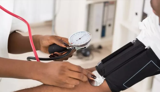 诗采春 肾功能受损，有哪些症状？如何判断一个男人肾好不好？