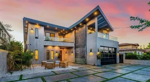 安東尼·戴維斯|剛剛！湖人簽下2米11大漢！濃眉哥他都敢扣！和霍華德一樣硬啊！