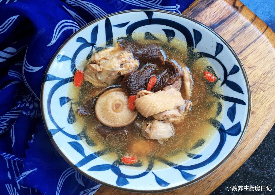 香菇|它是天然的“补血汤”,简单煮一煮,补血补气,脸色越来越红润