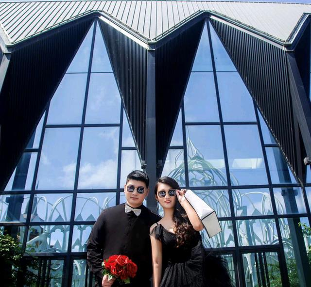 朱之文|大衣哥儿媳妇直播做饭，面板满是霉菌污渍，被质疑不讲卫生