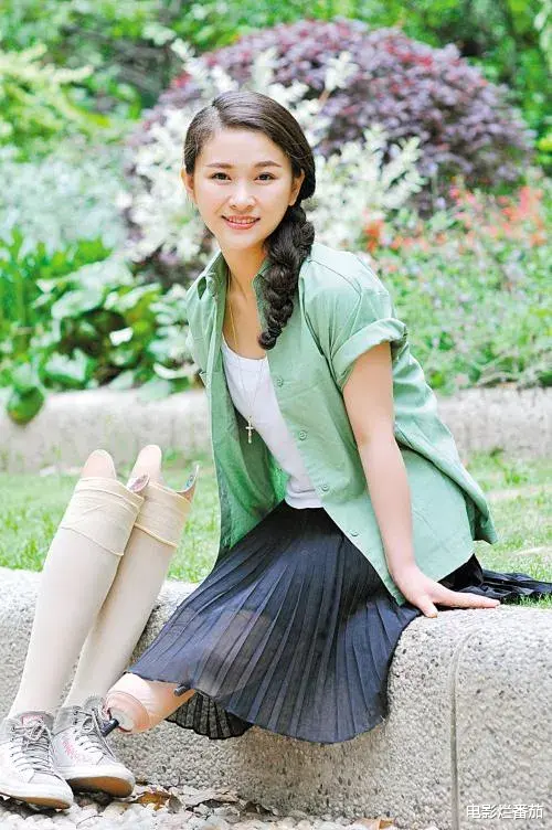 电影烂番茄 带着妈妈去上学，学手语的律师，这个3分钟短片让我哭得稀里哗啦