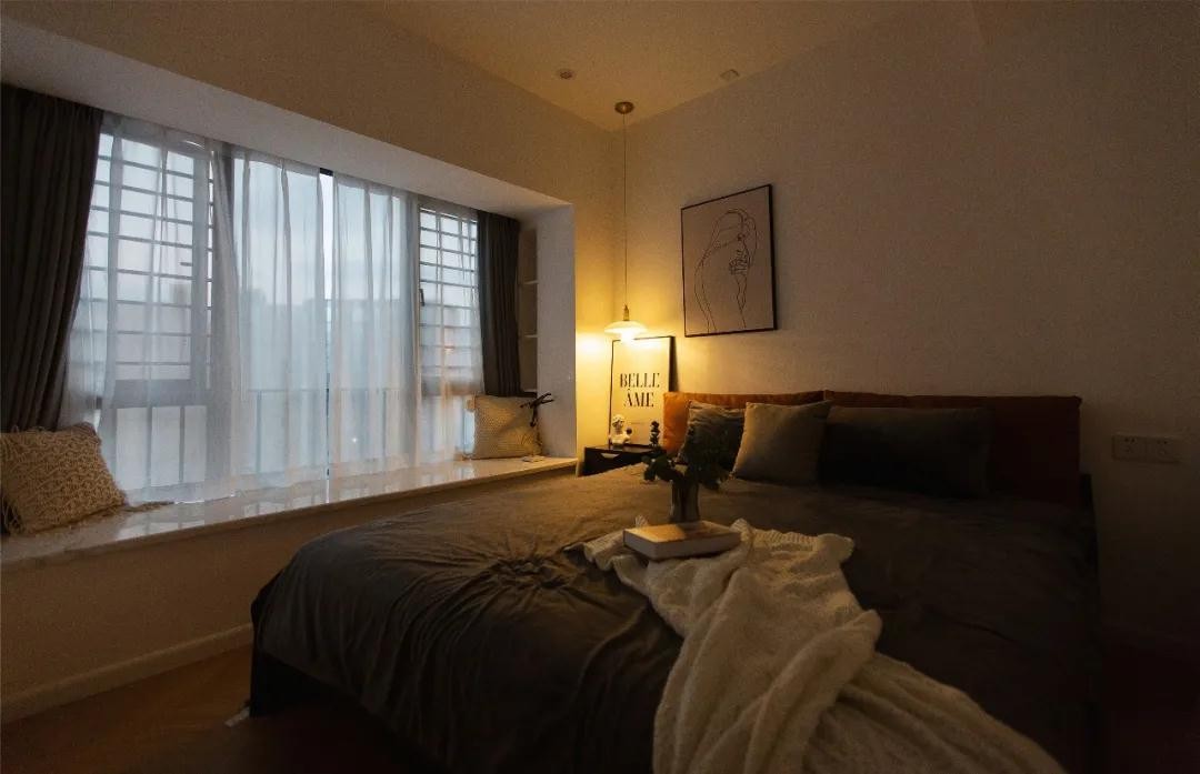 旧屋改造|半开放衣帽间、鱼骨木巧作分界，89㎡两居的翻新大秀！