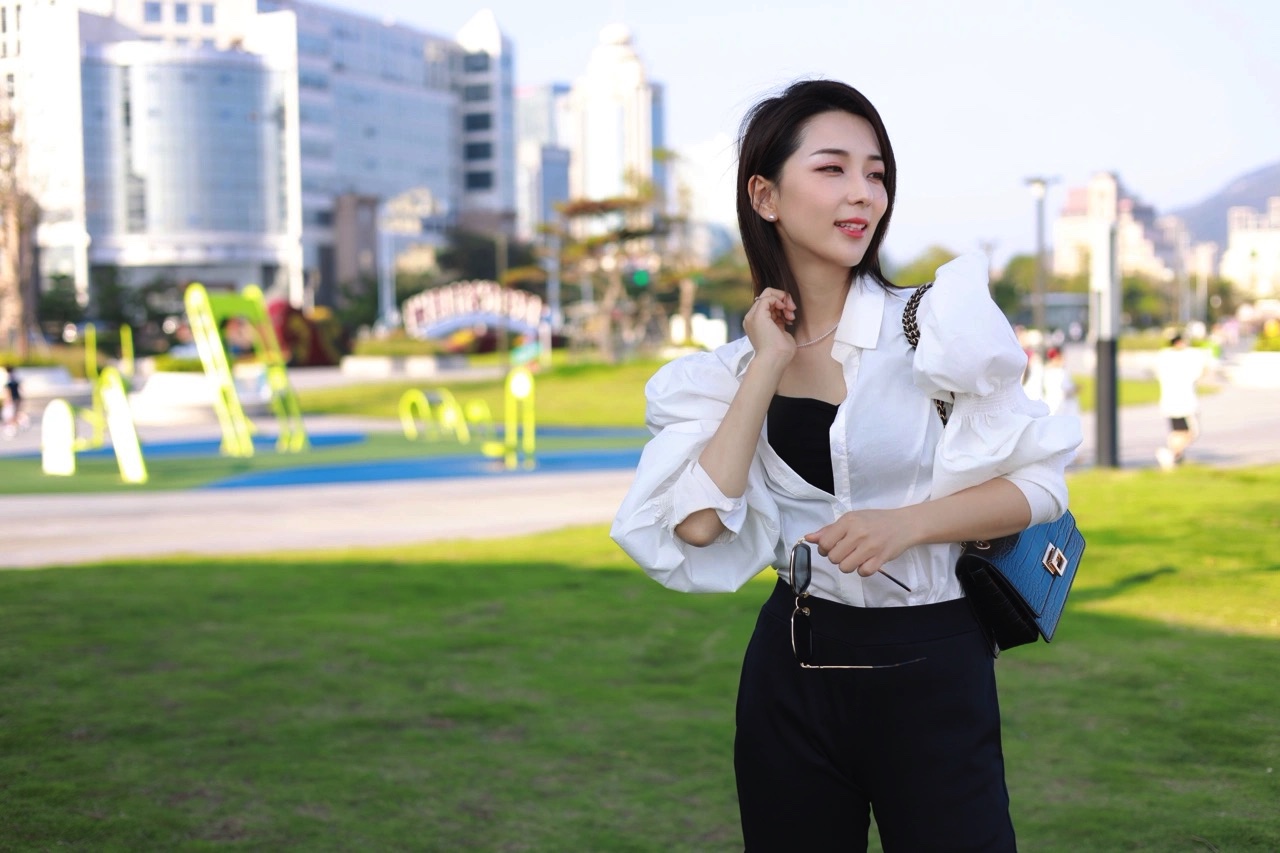 穿衣搭配|职场穿搭丨女人30岁后上班穿啥？悦己更重要，越简单越舒适