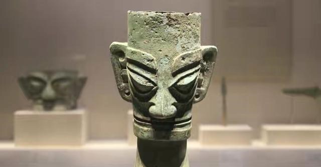 花颜有情兮 湖南一藏家家中的文物被盗墓者惦记上，几名江西盗宝人开车来了