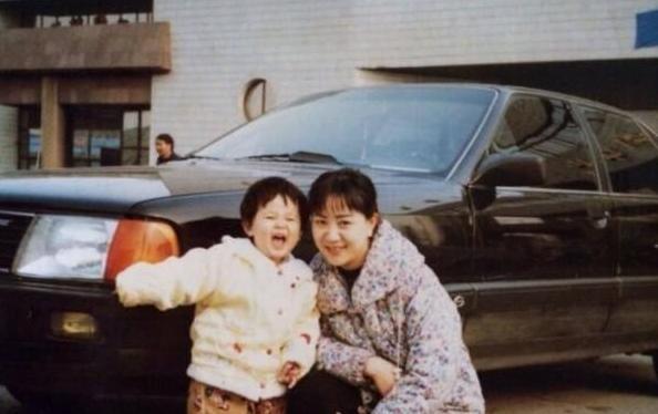 杨紫|杨紫妈妈太低调！原来是《芈月传》中的她，怪不得杨紫这么出色！