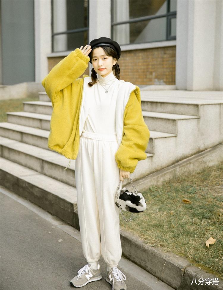 八分穿搭 比大衣更保暖，比羽绒服更显瘦，这件羊羔毛外套冬天穿刚刚好